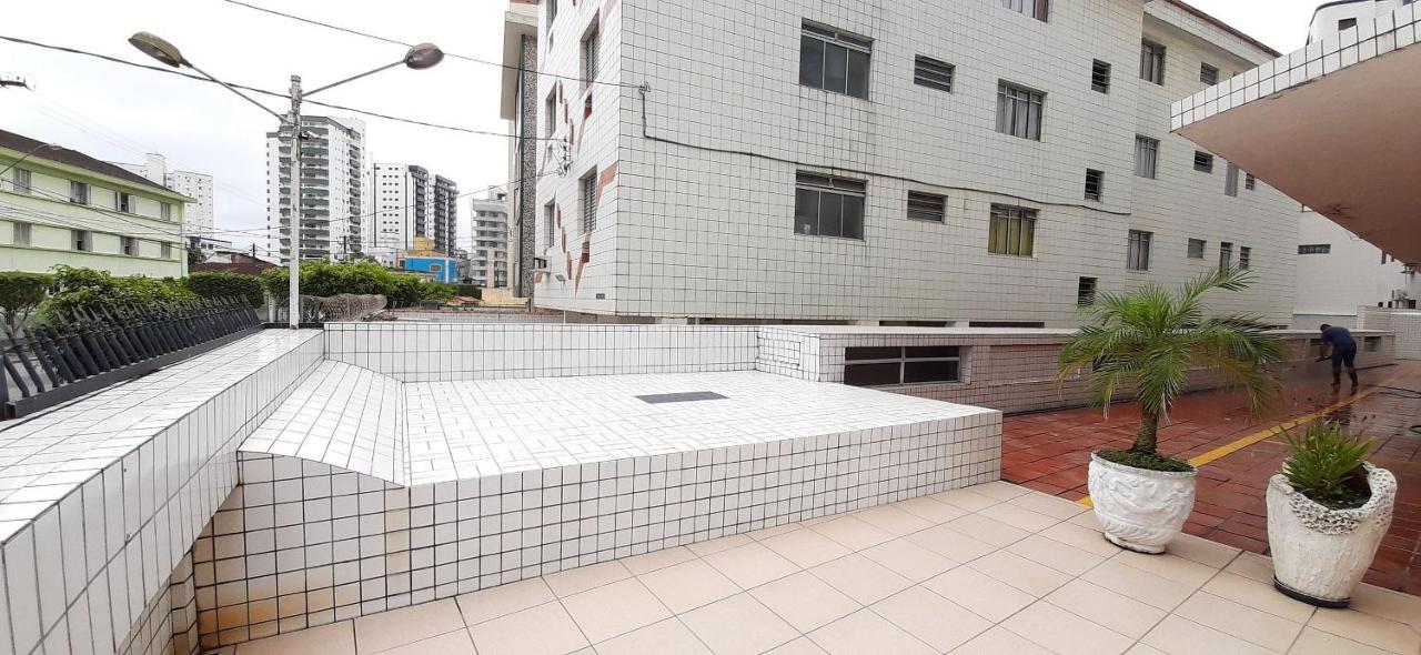 Excelente local - Praia da Guilhermina, com tudo próximo Apartamento Praia Grande  Exterior foto